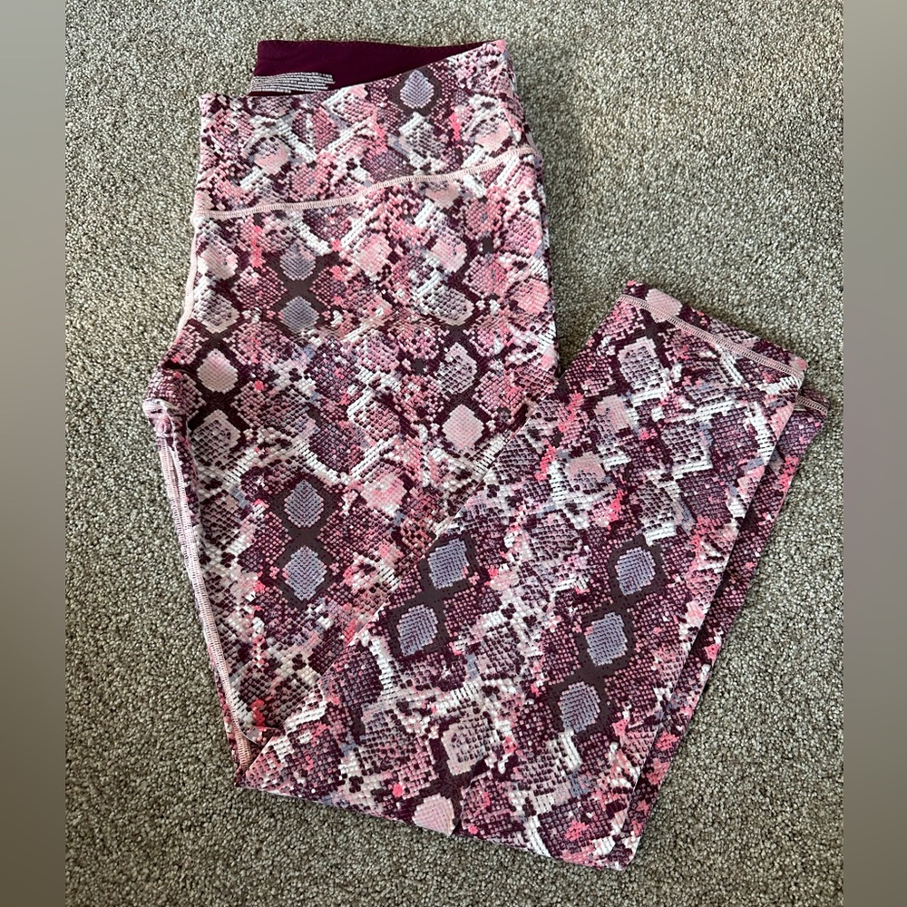 Victorias Secret Knockout Tight Capri